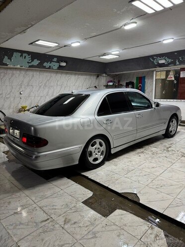 Mercedes E 220-8