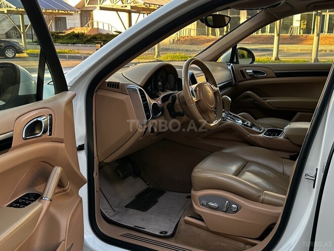 Porsche Cayenne-4