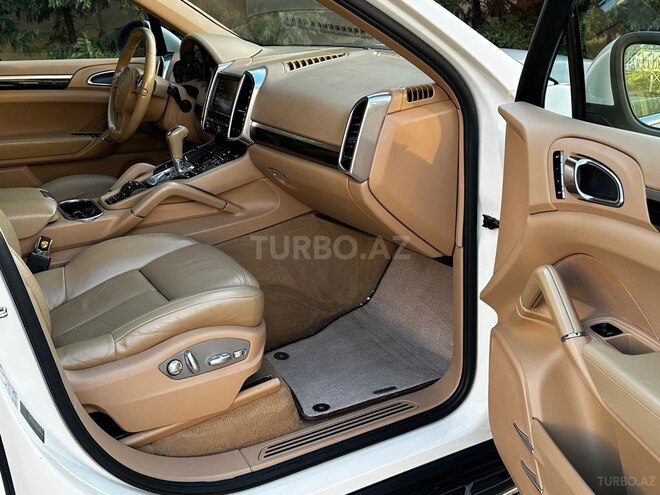 Porsche Cayenne-5