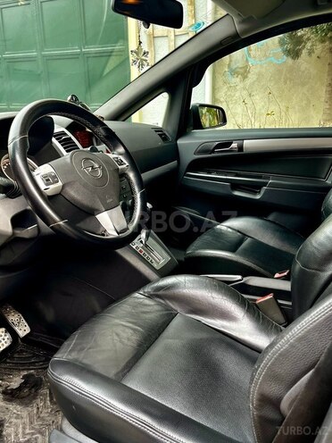 Opel Zafira-4