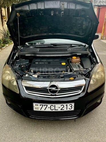 Opel Zafira-9