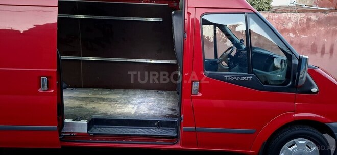 Ford Transit-6