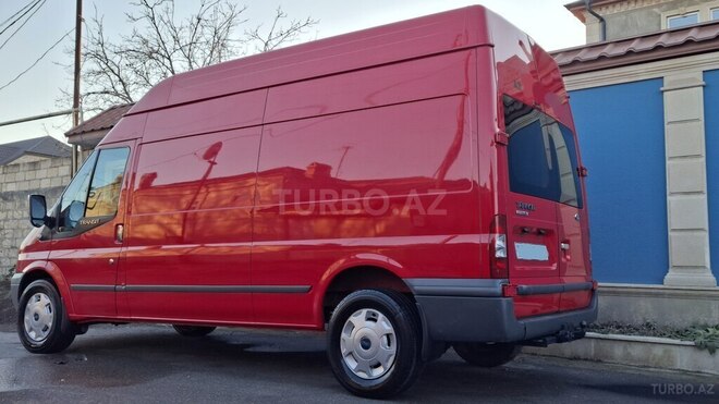 Ford Transit-8