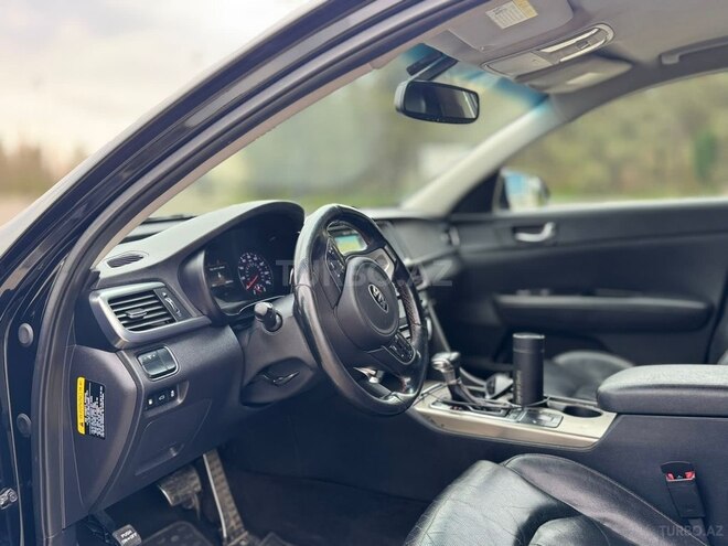 Kia Optima-4