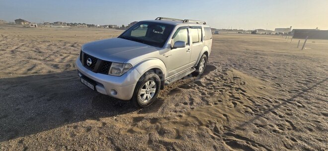 Nissan Pathfinder-1
