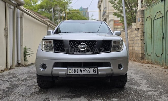 Nissan Pathfinder-2