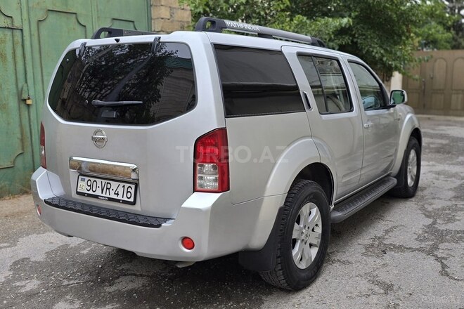 Nissan Pathfinder-5