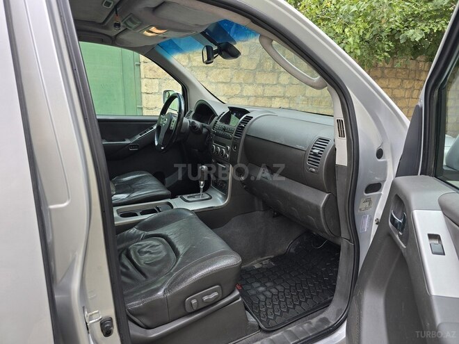 Nissan Pathfinder-9