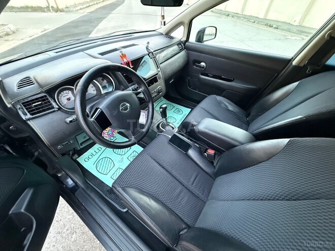 Nissan Tiida-9
