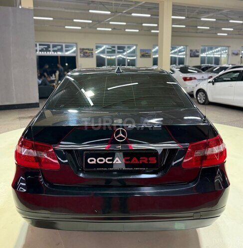 Mercedes E 250-10