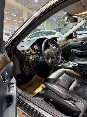 Mercedes E 250-12