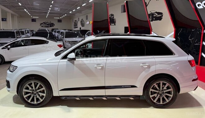 Audi Q7-6