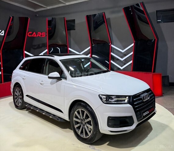 Audi Q7-1