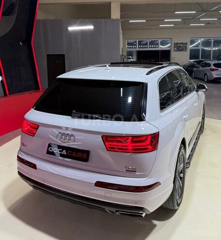 Audi Q7-7
