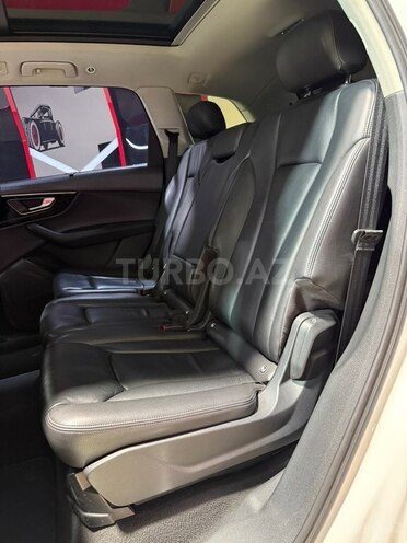 Audi Q7-20