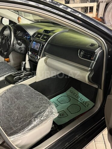 Toyota Camry-11