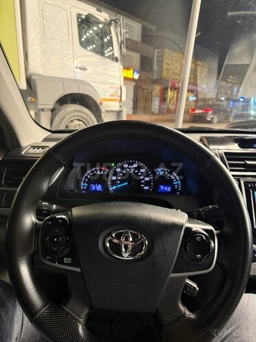 Toyota Camry-12