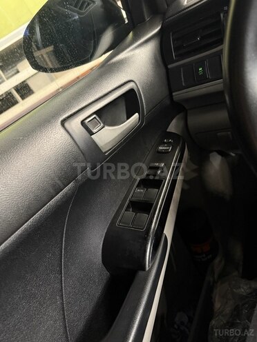 Toyota Camry-13