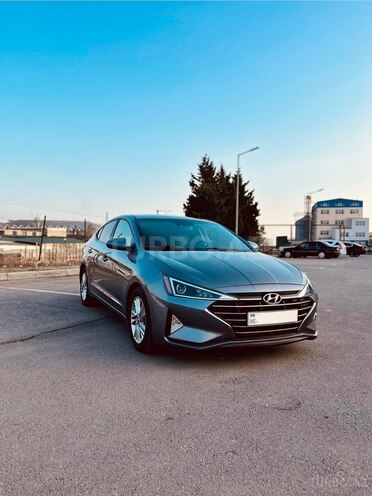 Hyundai Elantra-2
