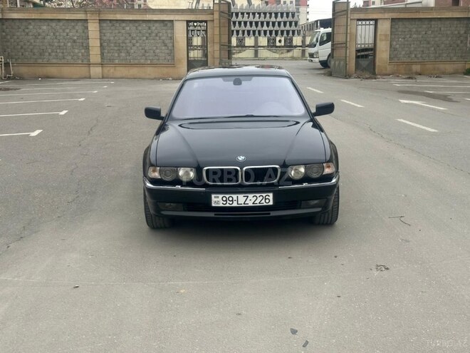 BMW 740-9