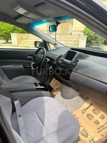 Toyota Prius-11