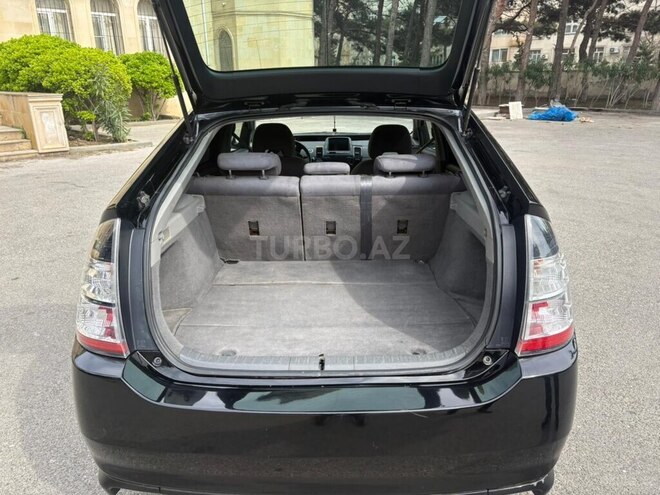 Toyota Prius-13