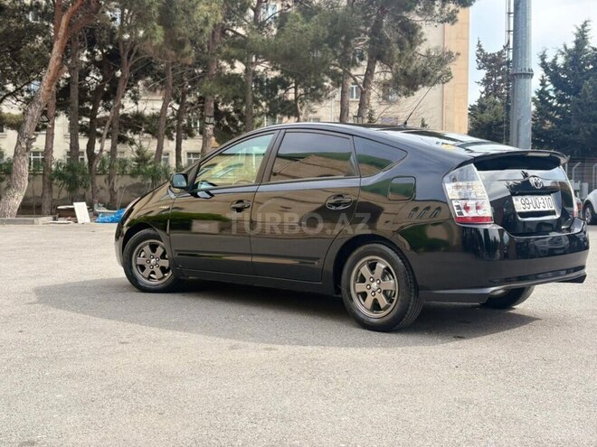Toyota Prius-12
