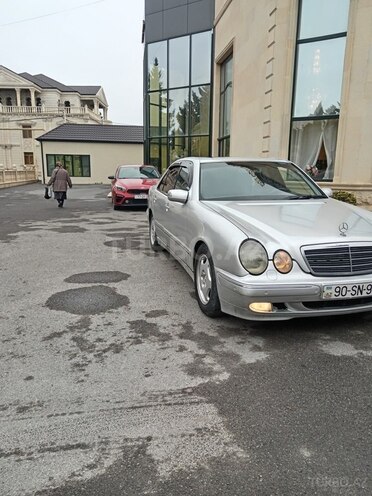 Mercedes E 320-2
