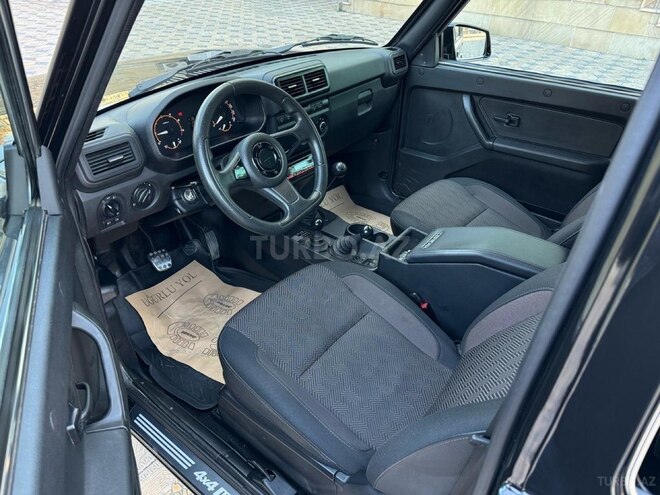 LADA (VAZ) Niva-8