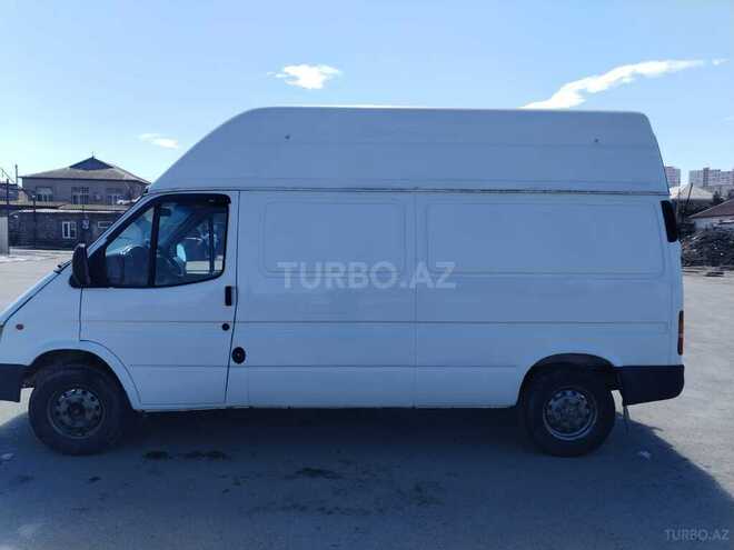 Ford Transit-4