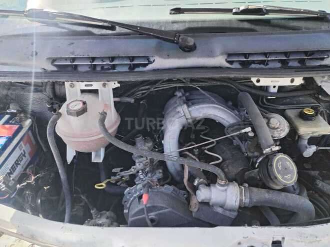 Ford Transit-10