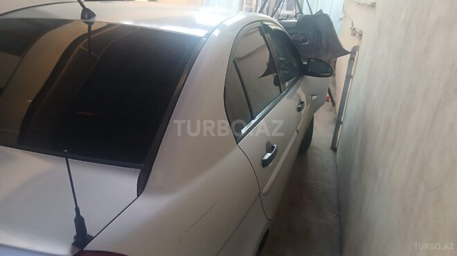 Hyundai Accent-3