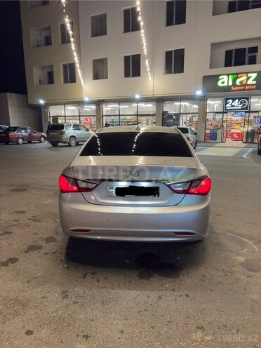 Hyundai Sonata-3