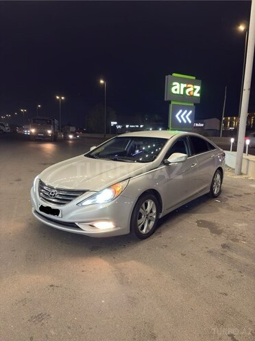 Hyundai Sonata-1