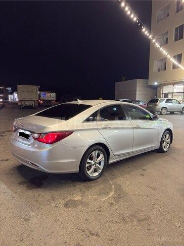 Hyundai Sonata-6