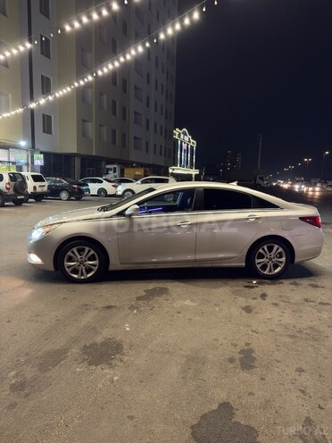 Hyundai Sonata-5