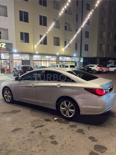 Hyundai Sonata-4
