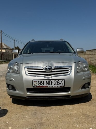 Toyota Avensis-2