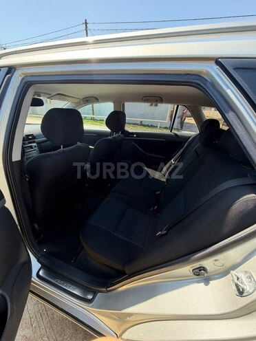 Toyota Avensis-14