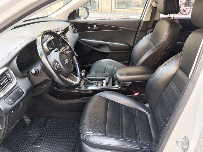 Kia Sorento-14