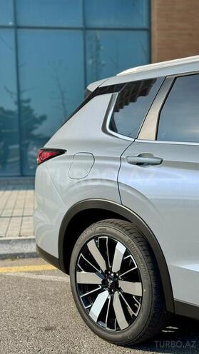 Mitsubishi Outlander-4