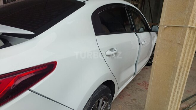 Kia Rio-3