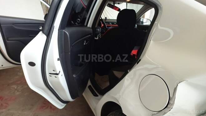 Kia Rio-5