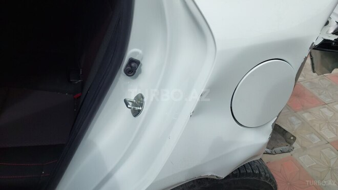 Kia Rio-10