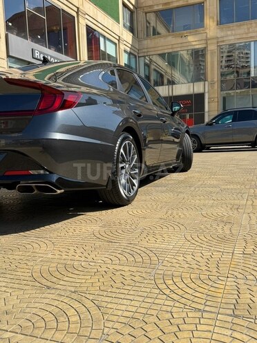 Hyundai Sonata-2