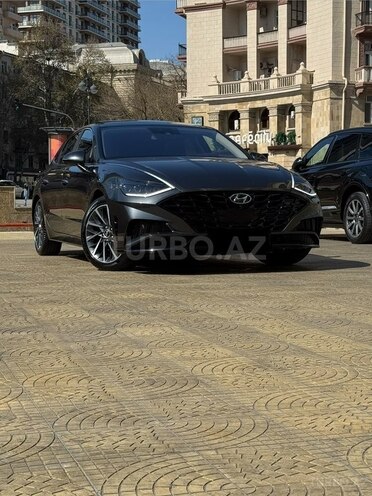 Hyundai Sonata-1
