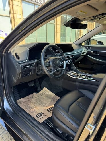Hyundai Sonata-15