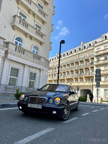 Mercedes E 220-1