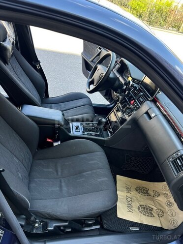 Mercedes E 220-10