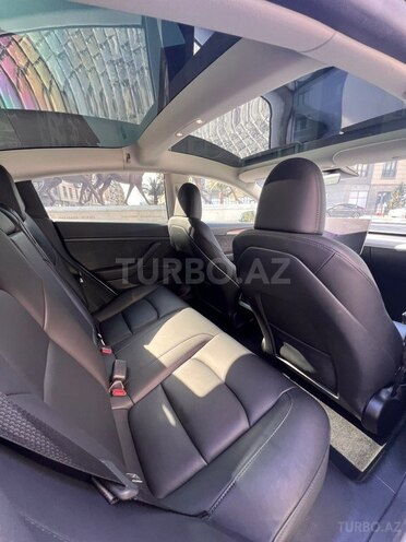 Tesla Model 3-14